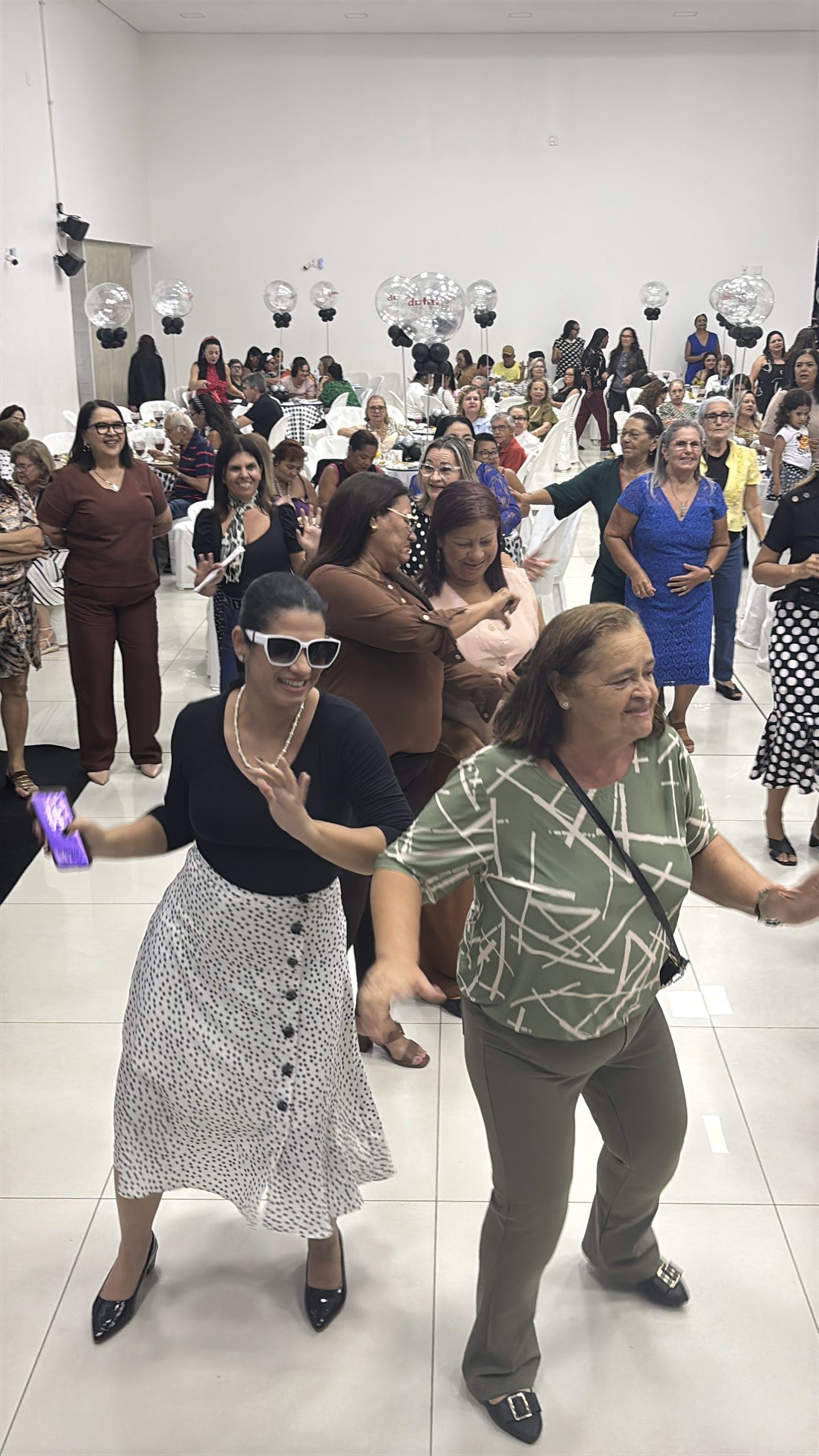 De volta aos anos 60: Confraternização dos Aposentados e Aposentadas do SINTAB De volta aos anos 60: Confraternização dos Aposentados e Aposentadas do SINTAB